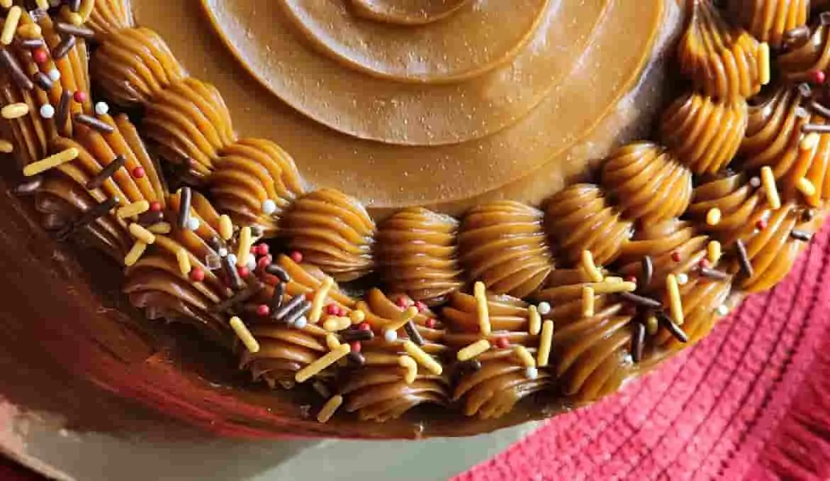 Torta decorada con Dulce de Leche